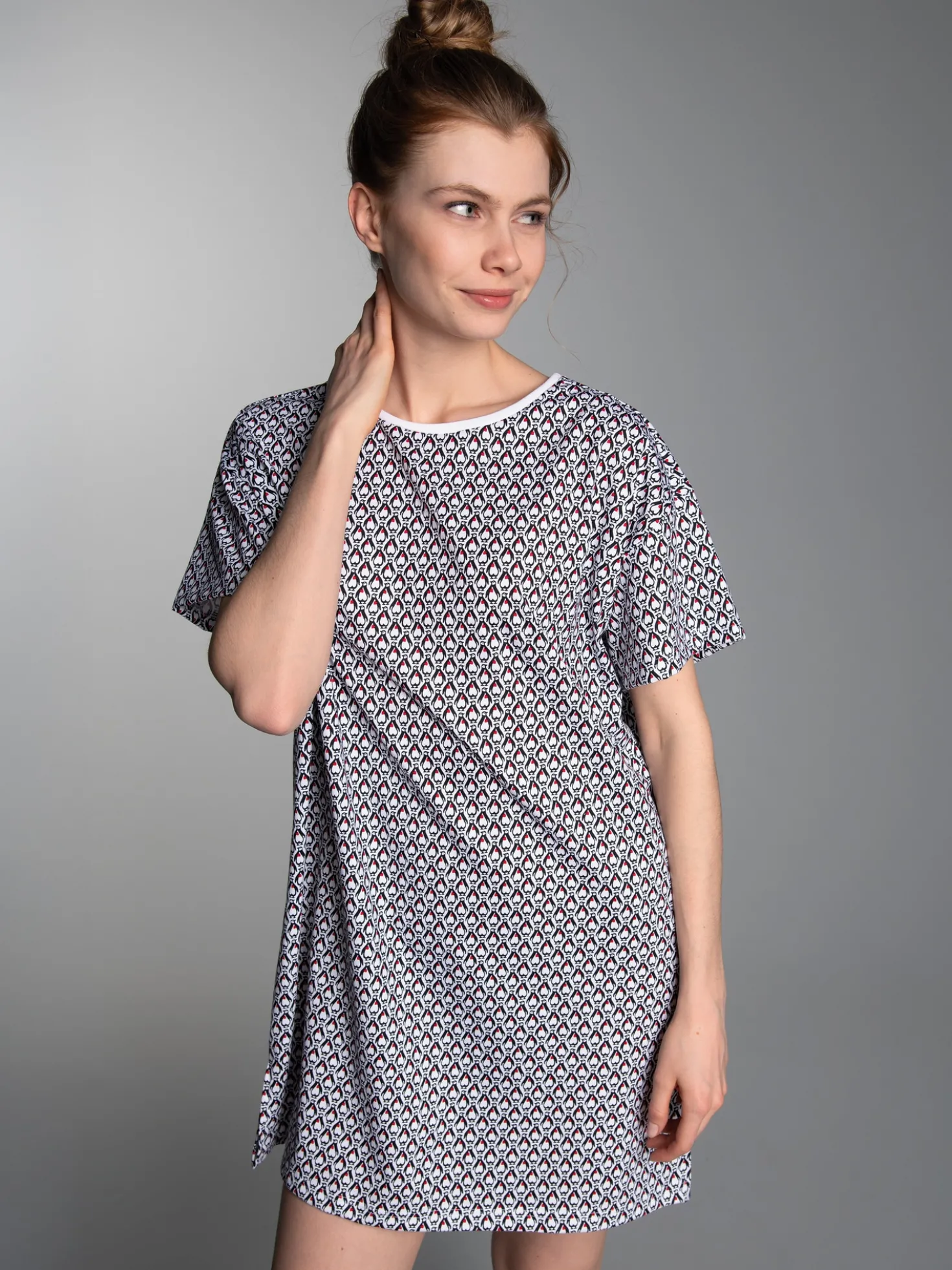 Bigshirt mit Allover-Pinguin-Print Weiss