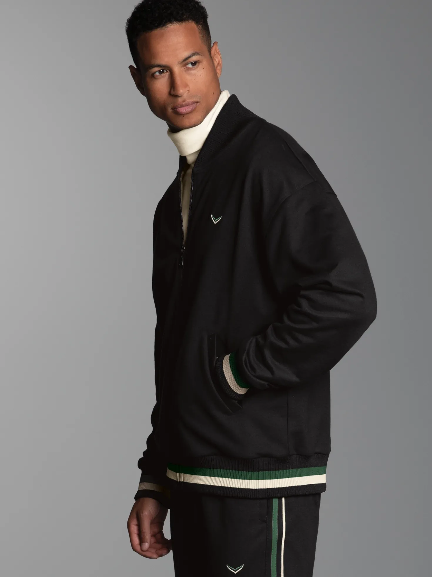 Collegejacke mit kontrastfarbigen Elementen Schwarz