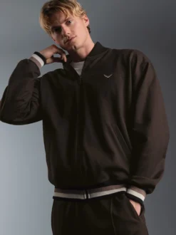 Collegejacke mit kontrastfarbigen Elementen Mocca