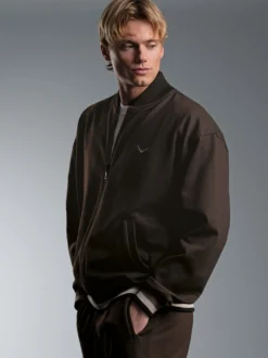 Collegejacke mit kontrastfarbigen Elementen Mocca