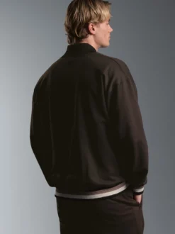 Collegejacke mit kontrastfarbigen Elementen Mocca