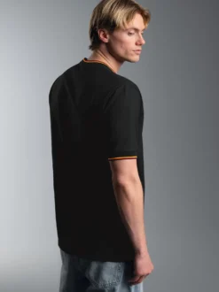 Deutschland T-Shirt mit kontrastfarbigen Bündchen Schwarz