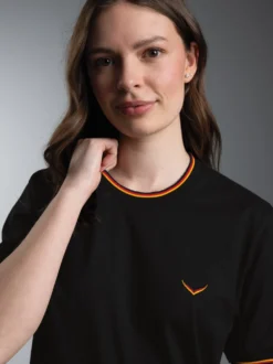 Deutschland T-Shirt mit kontrastfarbigen Bündchen Schwarz