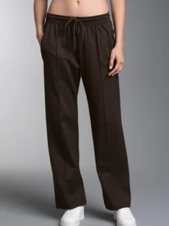 Freizeithose mit weitem Bein und Elastikbund Mocca