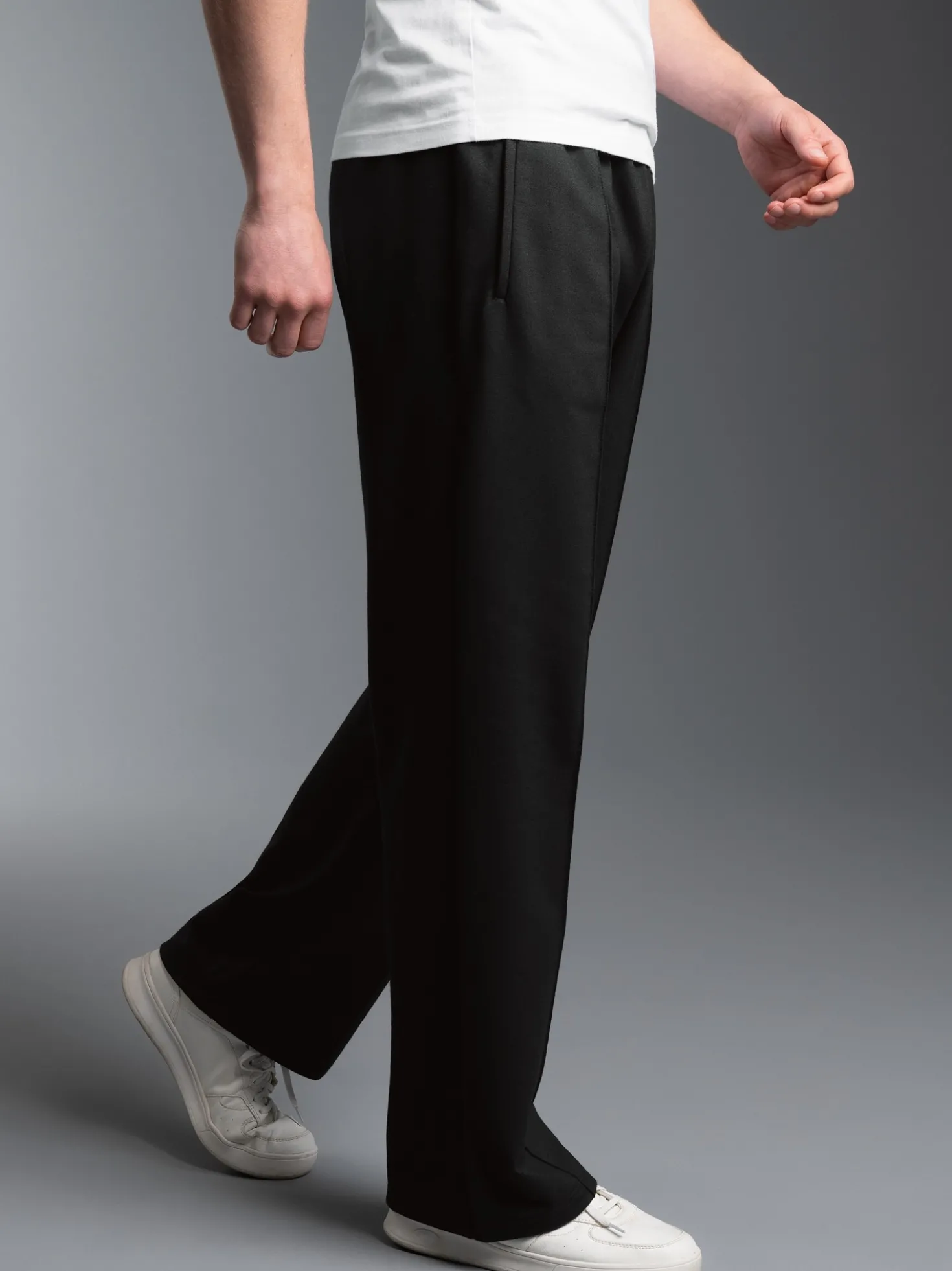 Freizeithose mit weitem Bein und Elastikbund Schwarz