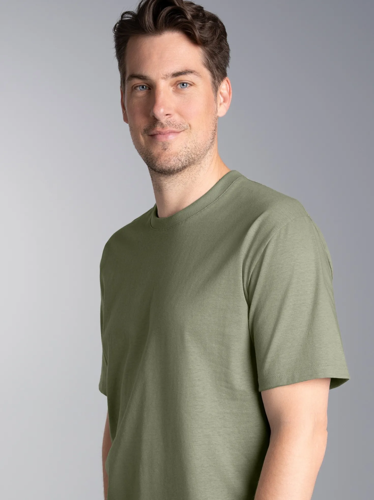 Heavy T-Shirt aus 100% recycelter Baumwolle Salbei