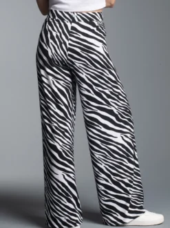 Hüfthose mit Allover-Zebramuster Weiss