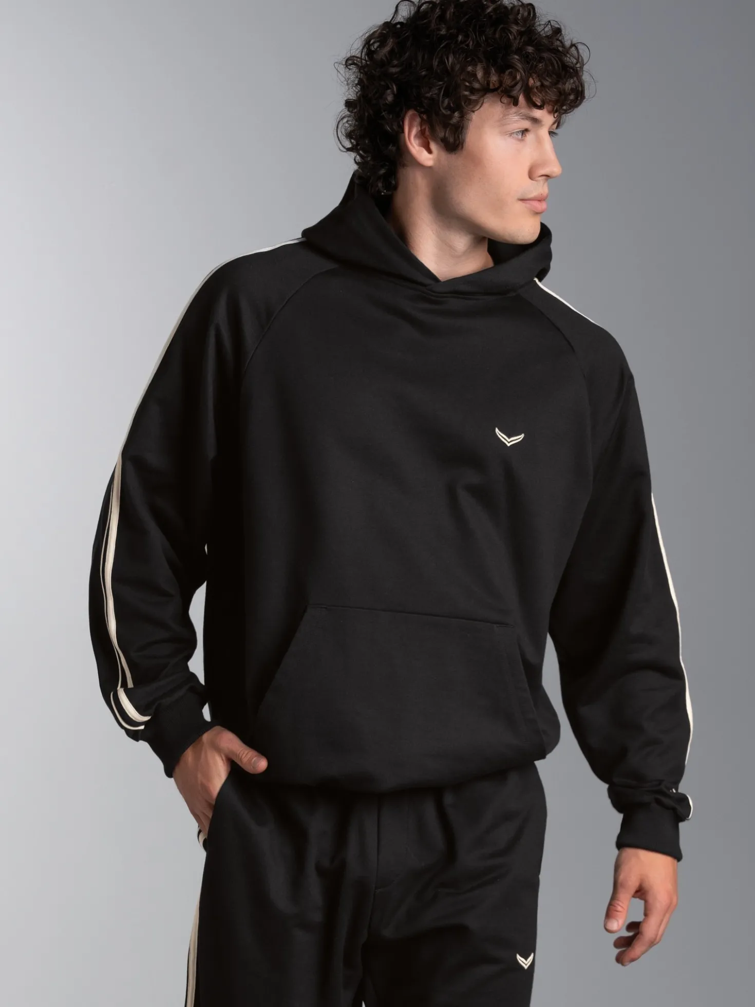 Hoodie mit Kontraststreifen Schwarz