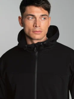 Klassische Softshell–Kapuzenjacke Schwarz