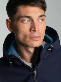 Klassische Softshell–Kapuzenjacke Navy