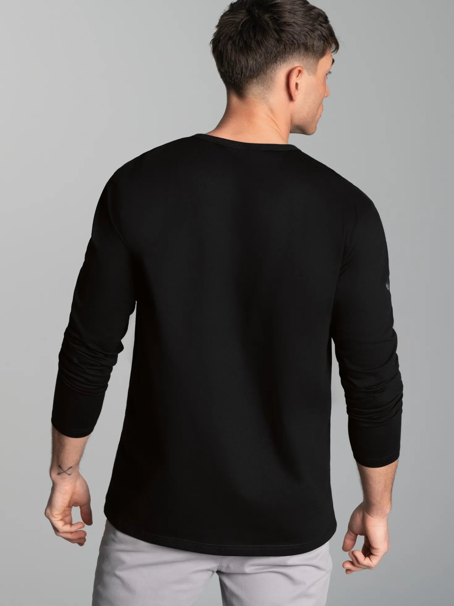 Langarmshirt mit Knopfleiste Schwarz
