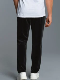 Nicki Hose mit praktischen Eingrifftaschen Schwarz