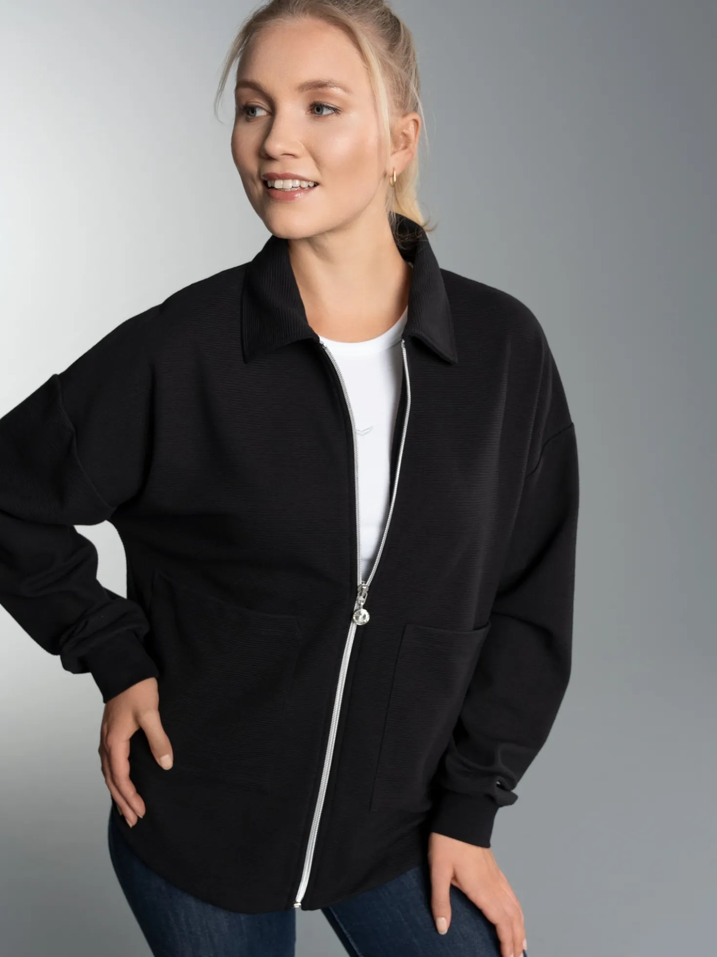 Oversized Sweatjacke mit modischem Stehkragen Schwarz