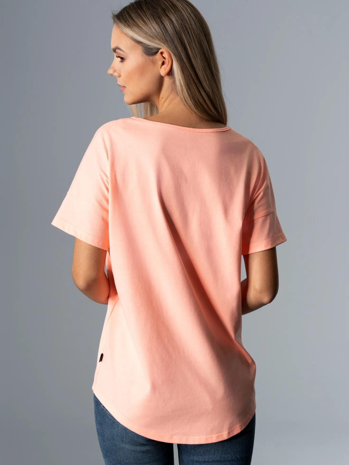 Oversized T-Shirt mit V-Ausschnitt Apricot
