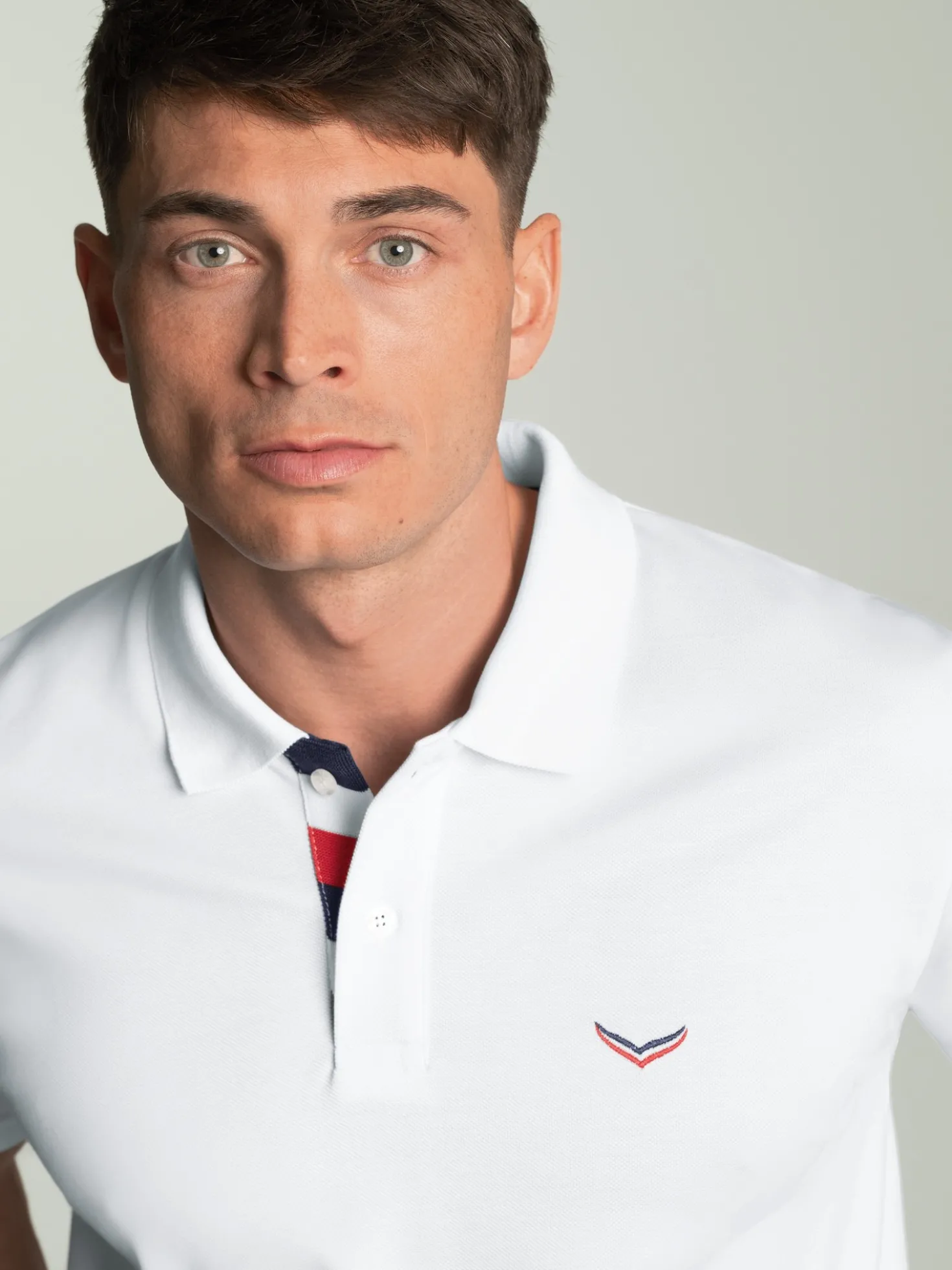 Poloshirt mit dreifarbiger Knopfleiste Weiss