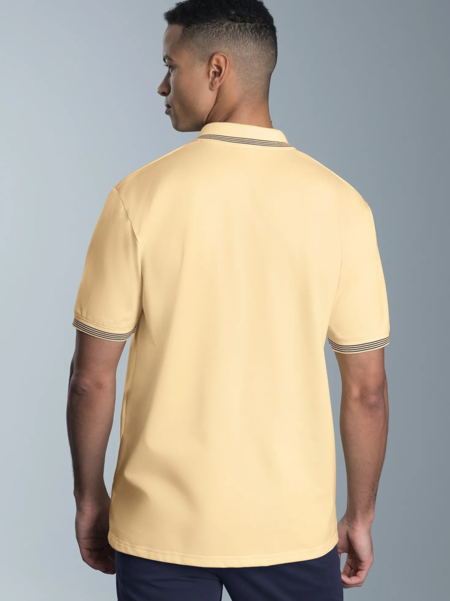 Poloshirt mit kontrastfarbigen Akzenten Vanille