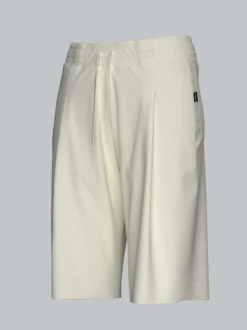 Shorts in Piqué-Qualität mit modischen Falten Natur