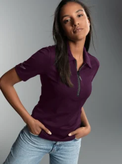 Slim Fit Poloshirt mit Kristallsteinen Aubergine
