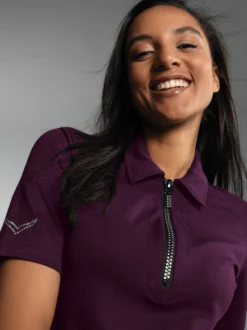 Slim Fit Poloshirt mit Kristallsteinen Aubergine