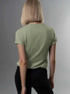 Slim Fit T-Shirt aus DELUXE Baumwolle Salbei