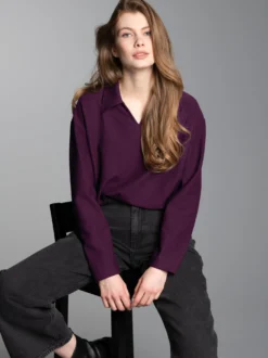 Sweatshirt mit Kragen und V-Ausschnitt Aubergine