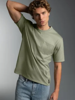 T-Shirt aus Biobaumwolle mit Brusttasche Salbei