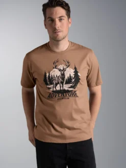 T-Shirt mit abenteuerlichen Hirsch Motiv Haselnuss