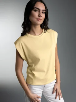 T-Shirt mit modischen Falten Vanille