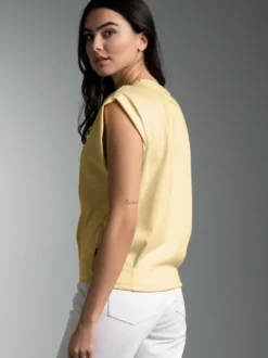 T-Shirt mit modischen Falten Vanille
