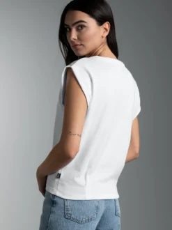 T-Shirt mit modischen Falten Weiss