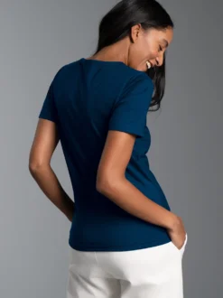 V-Shirt aus Modal Night-blue