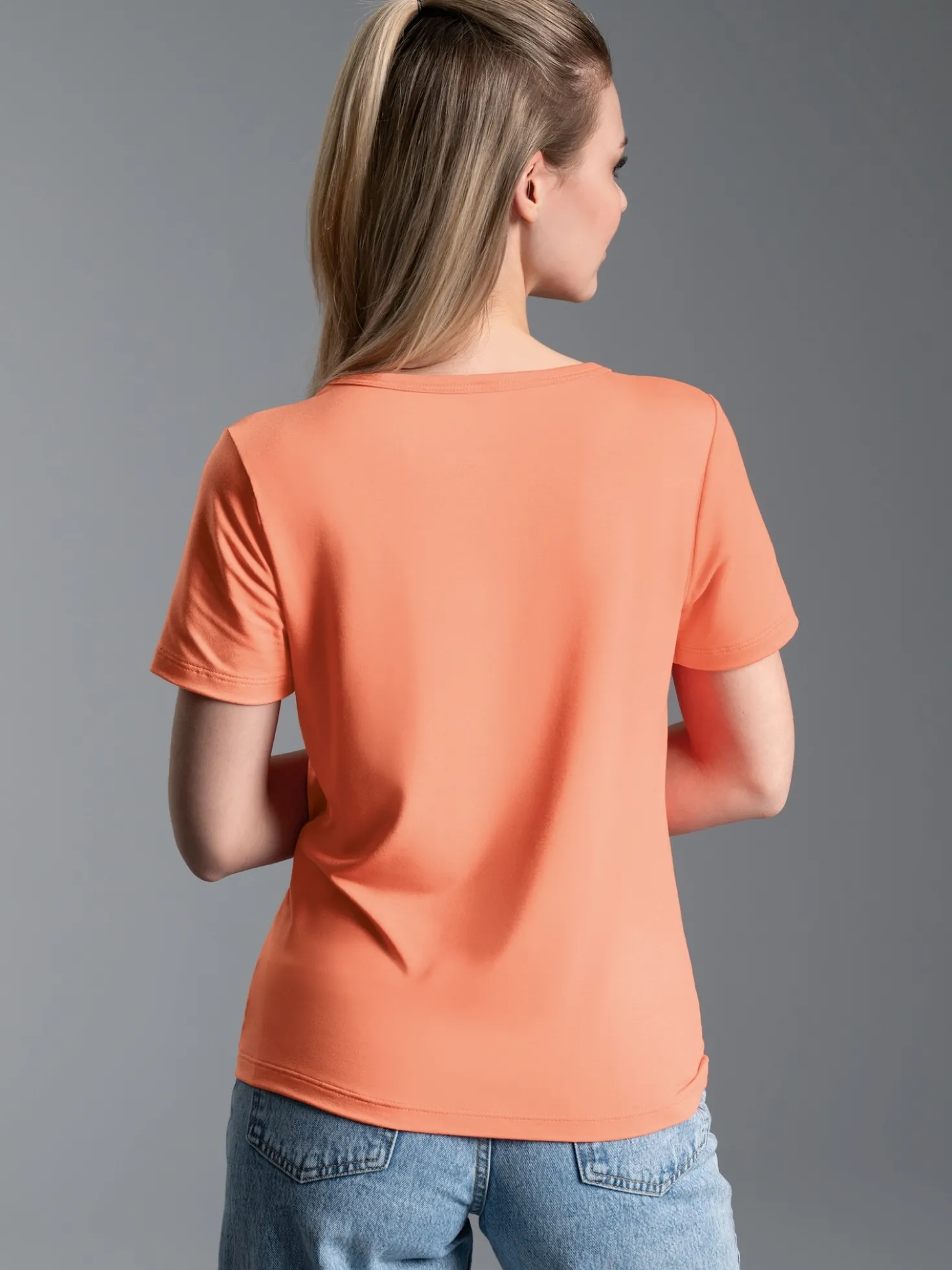 V-Shirt aus Modal Puder