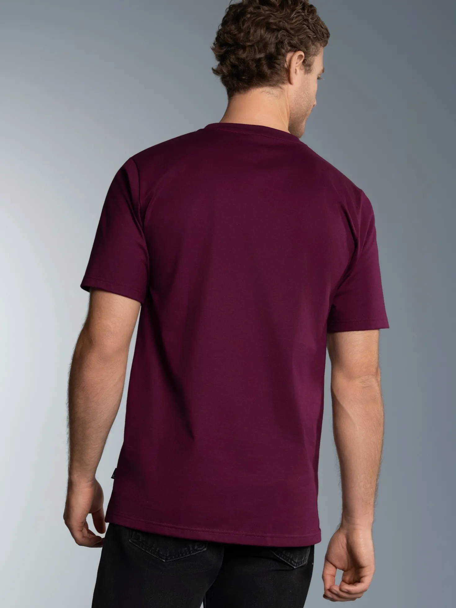 V-Shirt DELUXE Baumwolle Sangria